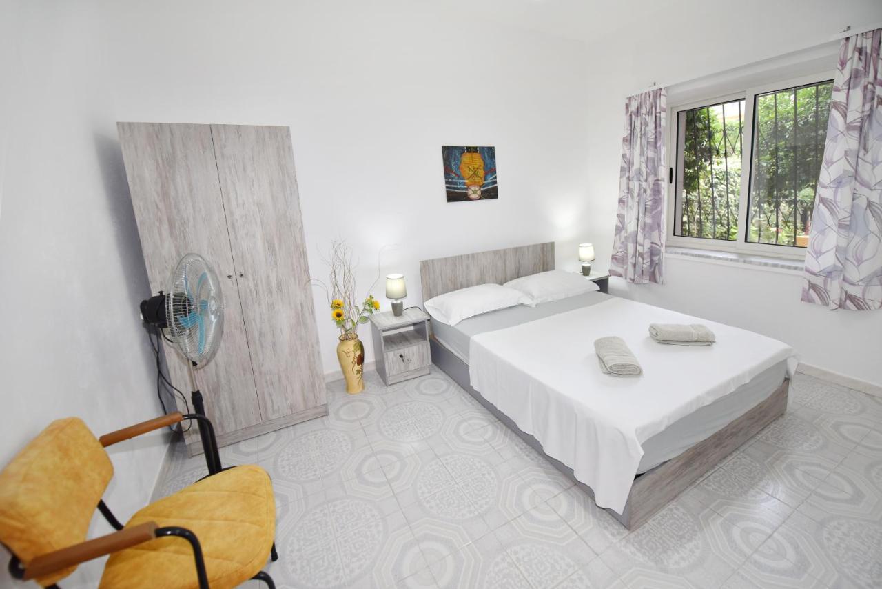 12 B&B Shkoder Exterior photo