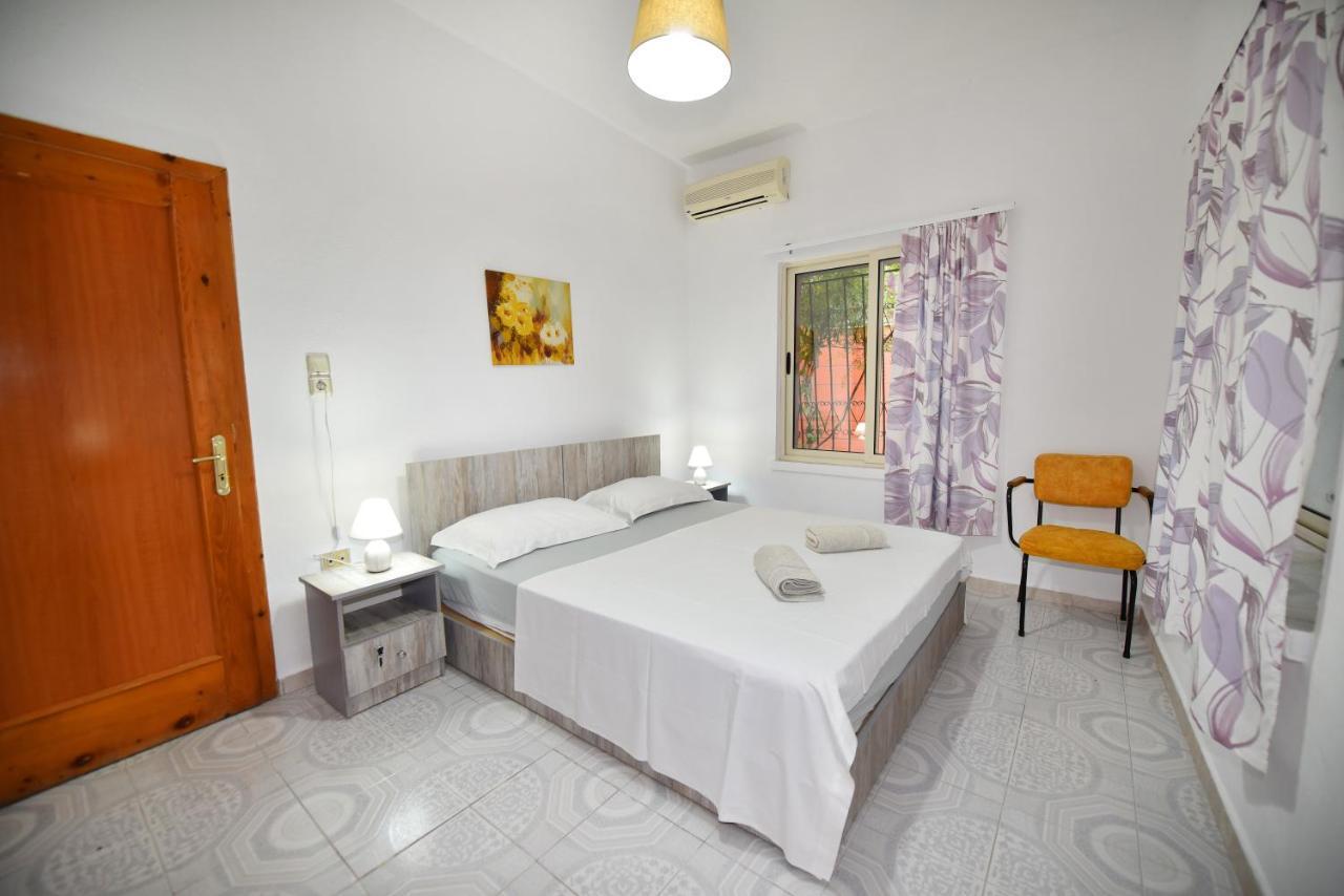 12 B&B Shkoder Exterior photo