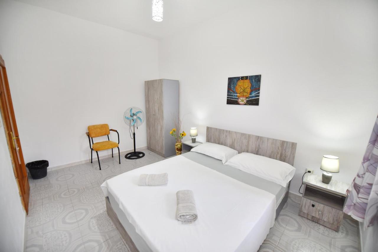 12 B&B Shkoder Exterior photo